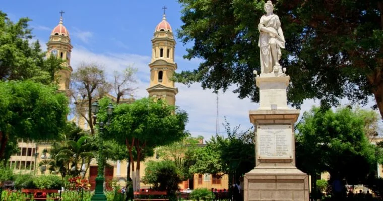 Descubre los atractivos turísticos y culturales de Piura en Peru.